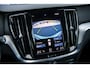 Volvo V60 2.0 T6 Recharge AWD R-Design | Trekhaak | Adaptieve Cruise Control | Koplampen adaptief | Stoel en Stuurverwarming | 19" | Harman & Kardon | Getint glas |