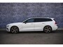 Volvo V60 2.0 T6 Recharge AWD R-Design | Trekhaak | Adaptieve Cruise Control | Koplampen adaptief | Stoel en Stuurverwarming | 19" | Harman & Kardon | Getint glas |