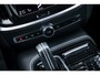 Volvo V60 2.0 T6 Recharge AWD R-Design | Trekhaak | Adaptieve Cruise Control | Koplampen adaptief | Stoel en Stuurverwarming | 19" | Harman & Kardon | Getint glas |