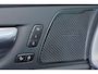 Volvo XC60 T6 Recharge AWD Inscription - Luchtvering - Panorama/schuifdak - IntelliSafe Assist & Surround - 360º Camera - Harman/Kardon audio - Verwarmde voorstoelen, stuur & achterbank - Parkeersensoren voor & achter - Elektr. bedienb. voorstoelen met geheugen - Head up display - Draadloze tel. lader - Standkachel - Extra getint glas - Inklapbare trekhaak - 21' LMV