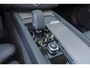 Volvo XC60 T6 Recharge AWD Inscription - Luchtvering - Panorama/schuifdak - IntelliSafe Assist & Surround - 360º Camera - Harman/Kardon audio - Verwarmde voorstoelen, stuur & achterbank - Parkeersensoren voor & achter - Elektr. bedienb. voorstoelen met geheugen - Head up display - Draadloze tel. lader - Standkachel - Extra getint glas - Inklapbare trekhaak - 21' LMV