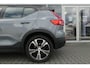 Volvo XC40 1.5 T4 Recharge R-Design ELEKT. TREKHAAK, STOELVERWARMING, LEER/ALCANTARA, ADAPT. CRUISE, CLIMA, NAVI, CAMERA, PDC V&A, APPLE CARPLAY/ANDROID AUTO, KEYLESS, HARMAN/KARDON, ELEKT. ACHTERKLEP, 131.273KM