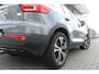 Volvo XC40 1.5 T4 Recharge R-Design ELEKT. TREKHAAK, STOELVERWARMING, LEER/ALCANTARA, ADAPT. CRUISE, CLIMA, NAVI, CAMERA, PDC V&A, APPLE CARPLAY/ANDROID AUTO, KEYLESS, HARMAN/KARDON, ELEKT. ACHTERKLEP, 131.273KM