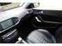 Peugeot 308 SW 1.2 PureTech Blue Lease Premium | Apple Carplay/Android auto | Stoelverwarming | Panoramadak | Lederen bekleding | Park assist | Lane assist | Keyless entry/start | Climate control |Cruise control | Achteruitrijcamera | Navigatie | Elektrische ramen v/a | Bluetooth | DAB |