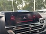 Citroën C4 1.2 Puretech Feel Edition | Carplay | Camera | Navigatie | Head-up | Trekhaak | Adaptieve Cruise | Climate Control| | Achterbank in delen neerklapbaar | Achteruitrijcamera | Airco (automatisch)