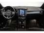 Volvo EX40 Single Motor Extended Range Ultra Black Edition | Schuif/Kantel-Panoramadak | 360º Visual Park Camera | Elektrisch Verstelbare Voorstoelen | Stoel/Stuurverwarming |
