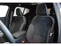 Volvo EX40 Single Motor Extended Range Ultra Black Edition | Schuif/Kantel-Panoramadak | 360º Visual Park Camera | Elektrisch Verstelbare Voorstoelen | Stoel/Stuurverwarming |