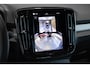 Volvo EX40 Single Motor Extended Range Ultra Black Edition | Schuif/Kantel-Panoramadak | 360º Visual Park Camera | Elektrisch Verstelbare Voorstoelen | Stoel/Stuurverwarming |