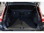 Volvo EX40 Single Motor Extended Range Ultra Black Edition | Schuif/Kantel-Panoramadak | 360º Visual Park Camera | Elektrisch Verstelbare Voorstoelen | Stoel/Stuurverwarming |