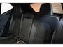 Volvo EX40 Single Motor Extended Range Ultra Black Edition | Schuif/Kantel-Panoramadak | 360º Visual Park Camera | Elektrisch Verstelbare Voorstoelen | Stoel/Stuurverwarming |