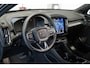 Volvo EX40 Single Motor Extended Range Ultra Black Edition | Schuif/Kantel-Panoramadak | 360º Visual Park Camera | Elektrisch Verstelbare Voorstoelen | Stoel/Stuurverwarming |