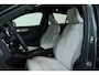 Volvo EC40 Single Motor Extended Range Ultra Europa 82 kWh | Extra Getint Glas | Panoramadak | Harman Kardon Premium Audio | Elektrisch Verstelbare Voorstoelen | Stoel/Stuurverwarming |