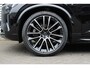 Volvo XC90 2.0 T8 Plug-in hybrid AWD Ultra Black Ed. Exec. | Gelaagde Ruiten Rondom | Panoramisch Schuif-/Kanteldak | Luchtvering | Verwarmbare voorstoelen met massagefunctie en ventilatie | Bowers & Wilkins High End Audio | Head-up display | 360 Camera |