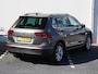 Volkswagen Tiguan 1.5 TSI Comfortline Business 130 PK | Navigatie | LED | 18" Kingston" | Trekhaak | elektr. achterklep |
