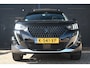 Peugeot 2008 | Adaptive Cruise Control | Stoelverwarming | Schuif/Kanteldak | Navi by App | Dodehoek Detectie | DAB | Achteruitrijcamera | Full-Led | Leder/Alcantara bekleding | LMV 18" |