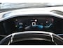 Peugeot 2008 | Adaptive Cruise Control | Stoelverwarming | Schuif/Kanteldak | Navi by App | Dodehoek Detectie | DAB | Achteruitrijcamera | Full-Led | Leder/Alcantara bekleding | LMV 18" |