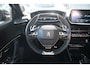 Peugeot 2008 | Adaptive Cruise Control | Stoelverwarming | Schuif/Kanteldak | Navi by App | Dodehoek Detectie | DAB | Achteruitrijcamera | Full-Led | Leder/Alcantara bekleding | LMV 18" |