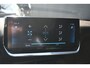 Peugeot 2008 | Adaptive Cruise Control | Stoelverwarming | Schuif/Kanteldak | Navi by App | Dodehoek Detectie | DAB | Achteruitrijcamera | Full-Led | Leder/Alcantara bekleding | LMV 18" |