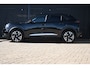 Peugeot 2008 | Adaptive Cruise Control | Stoelverwarming | Schuif/Kanteldak | Navi by App | Dodehoek Detectie | DAB | Achteruitrijcamera | Full-Led | Leder/Alcantara bekleding | LMV 18" |