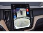 Volvo XC60 T6 Plug-in hybrid AWD Ultra Dark | Luchtvering | Trekhaak | Verwarmbare voorstoelen, achterbank en stuurwiel | Premium audio by Harman Kardon | Apple carplay/Android auto | Panoramisch Schuif-/kanteldak | 360 graden Camera | BLIS | Adaptieve Cruise Control |
