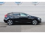 Volvo V40 1.5 T3 Polar+ Sport | Dealeronderhouden | Panoramadak | Achteruitrijcamera | Voorstoelen verwarmd | Cruise Control | Premium Audio by Harman Kardon | Extra getint glas | R-Design leder bekleding |