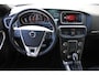 Volvo V40 1.5 T3 Polar+ Sport | Dealeronderhouden | Panoramadak | Achteruitrijcamera | Voorstoelen verwarmd | Cruise Control | Premium Audio by Harman Kardon | Extra getint glas | R-Design leder bekleding |