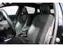 Volvo V40 1.5 T3 Polar+ Sport | Dealeronderhouden | Panoramadak | Achteruitrijcamera | Voorstoelen verwarmd | Cruise Control | Premium Audio by Harman Kardon | Extra getint glas | R-Design leder bekleding |