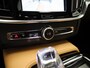 Volvo V90 2.0 T6 Plug-in hybrid AWD Plus Bright 350PK | Elektrische Trekhaak | Leder Interieur | Harman Kardon Audio | Memory Seats | Achterbankverwarming | Google Navigatie | Apple CarPlay & Android Auto