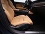 Volvo V90 2.0 T6 Plug-in hybrid AWD Plus Bright 350PK | Elektrische Trekhaak | Leder Interieur | Harman Kardon Audio | Memory Seats | Achterbankverwarming | Google Navigatie | Apple CarPlay & Android Auto
