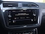 Volkswagen Tiguan 1.5 TSI R-Line Business 150 pk DSG | Camera | Trekhaak | Navigatie | LED Matrix | Stoel- en stuurverwarming | Keyless | Alarm | Elektrische achterklep