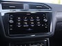 Volkswagen Tiguan 1.5 TSI R-Line Business 150 pk DSG | Camera | Trekhaak | Navigatie | LED Matrix | Stoel- en stuurverwarming | Keyless | Alarm | Elektrische achterklep