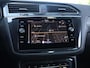 Volkswagen Tiguan 1.5 TSI R-Line Business 150 pk DSG | Camera | Trekhaak | Navigatie | LED Matrix | Stoel- en stuurverwarming | Keyless | Alarm | Elektrische achterklep