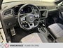 Volkswagen Tiguan 1.5 TSI ACT Highline Business R-Line-1e Eigenaar Zeer netjes met bijna alle opties.Trekhaak-Pano schuifdak-3d