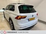 Volkswagen Tiguan 1.5 TSI ACT Highline Business R-Line-1e Eigenaar Zeer netjes met bijna alle opties.Trekhaak-Pano schuifdak-3d