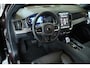 Volvo XC90 T8 Plug-in hybrid AWD Ultra Dark Executive Edition | Bowers & Wilkins | Luchtvering | Panoramadak | Head-Up Display | 360º Camera | Geventileerde Voorstoelen met Massage | Gelamineerde Zijruiten | Charcoal Hemelbekleding |