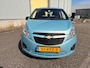Chevrolet Spark 1.0 16V LE met lichte schade.