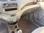 Chevrolet Spark 1.0 16V LE met lichte schade.