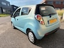 Chevrolet Spark 1.0 16V LE met lichte schade.