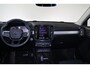 Volvo XC40 1.5 T5 Recharge R-Design - IntelliSafe Assist & Surround - Adaptieve LED koplampen - Parkeercamera achter - Verwarmde voorstoelen & stuur - Parkeersensoren voor & achter - Elektr. bedienb. voorstoelen met geheugen links - Draadloze tel. lader - Extra getint glas - 19' LMV