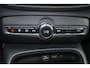 Volvo XC40 B3 Plus Dark - IntelliSafe Assist & Surround - 360º Camera - Harman/Kardon audio - Verwarmde voorstoelen & stuur - Parkeersensoren voor & achter - Elektr. bedienb. voorstoelen met geheugen links - Draadloze tel. lader - Standkachel - Extra getint glas - 18' LMV