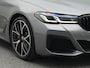 BMW 5-Serie 520i Business Edition Plus | M Sportpakket | Harman/ Kardon | Leder | Laser LED | Trekhaak | Stoel & Stuurverwarming | Head-Up Display | Wegklapbare Trekhaak |