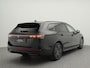 Volkswagen Passat Variant R-Line 1.5 eHybrid 272 PK | LED Matrix IQ | Panoramadak | Leder | Head-Up Display | DCC | Harman / Kardon | Side Assist | Elek. Kofferklep | Trekhaak | Elektrisch Verstelbare Stoelen | 360 Camera |