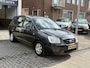 Kia Carens 2.0 CVVT X-tra 7p. Airco, Elektr. ramen en spiegels,L.M.Velgen,Stuurbekrachtiging
