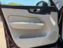 Volvo XC60 T6 Plug-in hybrid AWD Ultra Bright / 22" Velgen / Luchtvering / Mulberry Red / Blond geventileerd nappa leder /