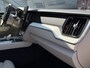Volvo XC60 T6 Plug-in hybrid AWD Ultra Bright / 22" Velgen / Luchtvering / Mulberry Red / Blond geventileerd nappa leder /