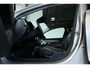 Volvo V90 T8 Plug-in hybrid AWD Ultra Dark | 100% SOH | Luchtvering | Panoramadak | Semi-Elektrische inklapbare Trekhaak | Verwarmbare voorstoelen met massagefunctie | Premium audio by Bowers & Wilkins | Head-up display | 360° Parkeercamera | Parkeersensoren voor + achter |