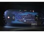 Volvo V90 T8 Plug-in hybrid AWD Ultra Dark | 100% SOH | Luchtvering | Panoramadak | Semi-Elektrische inklapbare Trekhaak | Verwarmbare voorstoelen met massagefunctie | Premium audio by Bowers & Wilkins | Head-up display | 360° Parkeercamera | Parkeersensoren voor + achter |