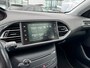 Peugeot 308 SW BWJ 2014 1.2 131 PK e-THP Allure AUTOMAAT | TREKHAAK | KEYLESS | NAVI | CLIMA | CRUISE | CAMERA | STOELVERW. | STOELMASSAGE | FULL LED | LMV | PDC