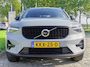 Volvo XC40 B4 211PK Plus Dark | 360 | H&K | Trekhaak | Schuif/kantel dak | Nubuck | 20" | Memory | Stoel/stuurverwarmd |