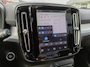 Volvo XC40 B4 211PK Plus Dark | 360 | H&K | Trekhaak | Schuif/kantel dak | Nubuck | 20" | Memory | Stoel/stuurverwarmd |